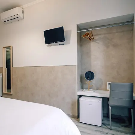 Walker 4* Roma